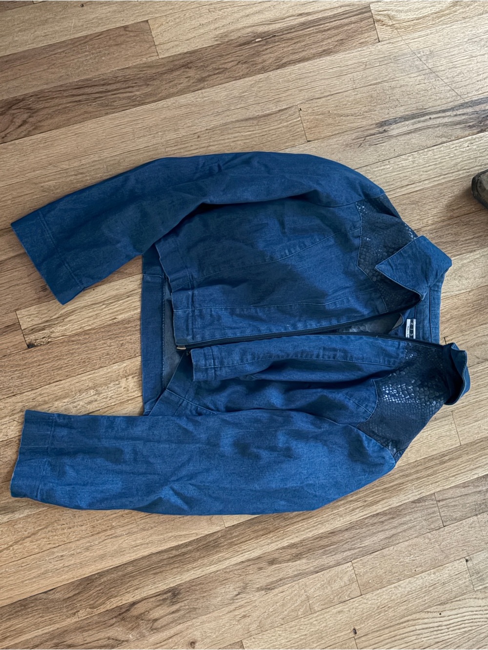 Women's denim western Jacket with Subtle Embellishment